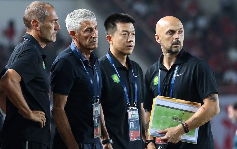 是不够的, 误也是足球, 换帅的历史 是不够的, 误也是足球, 换帅的历史