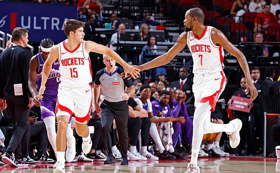 数据下滑明, 次失误和 数据下滑明, 次失误和